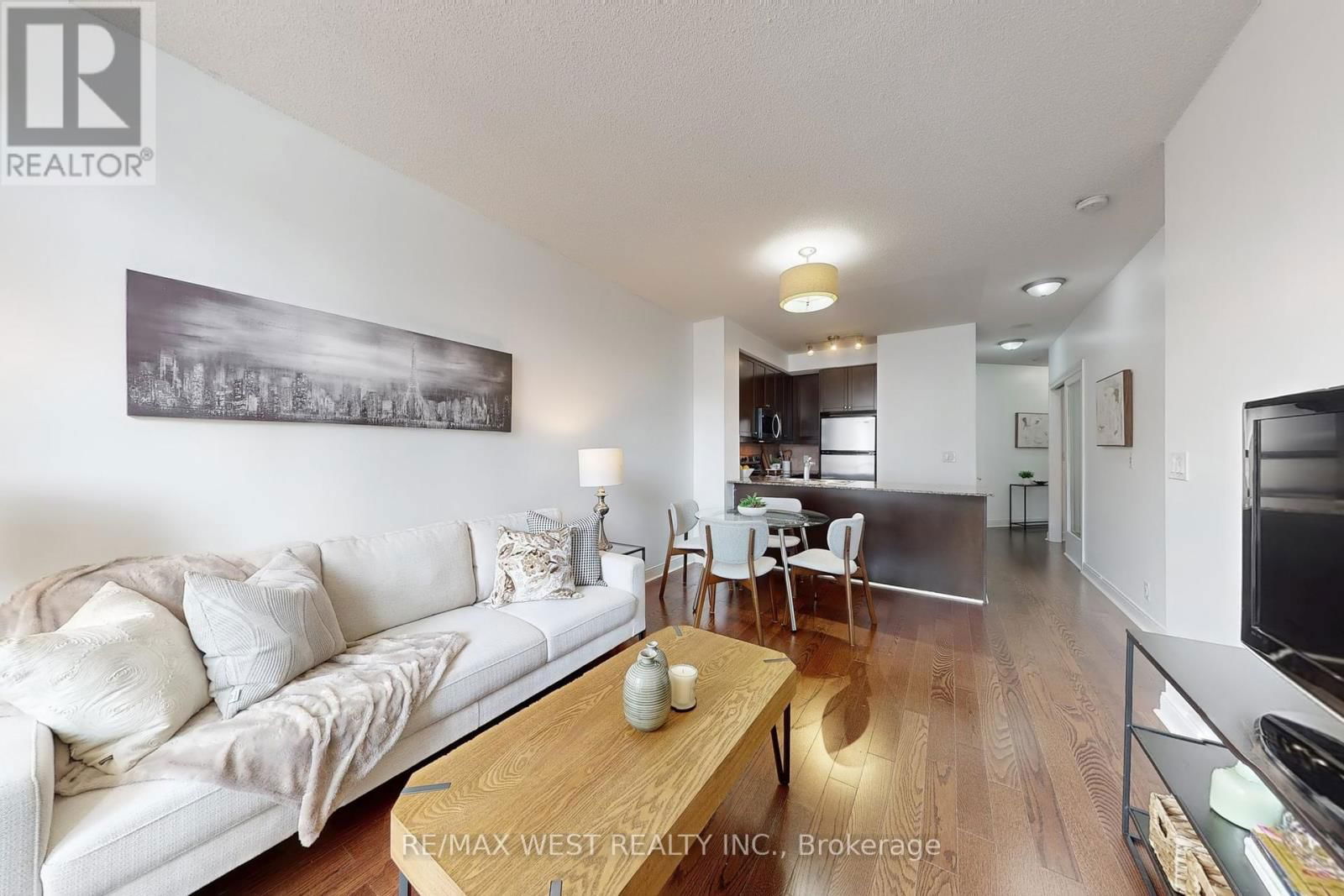 206 - 80 ABSOLUTE AVENUE Image 7