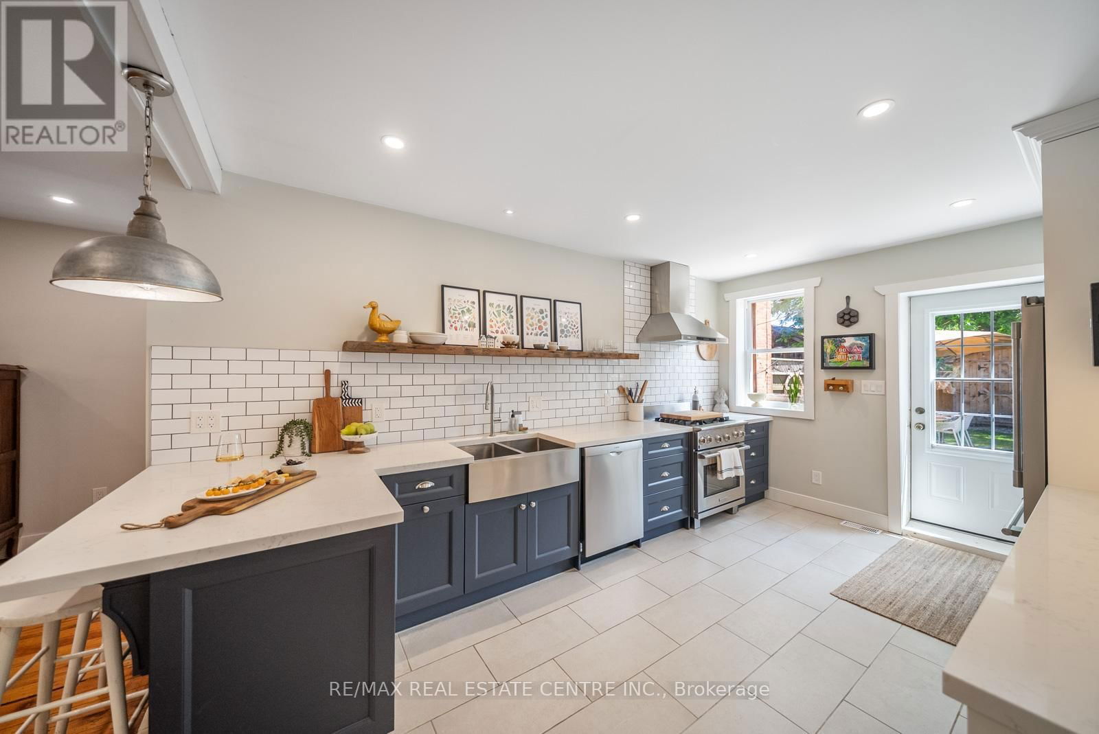 34 ZINA STREET Image 15