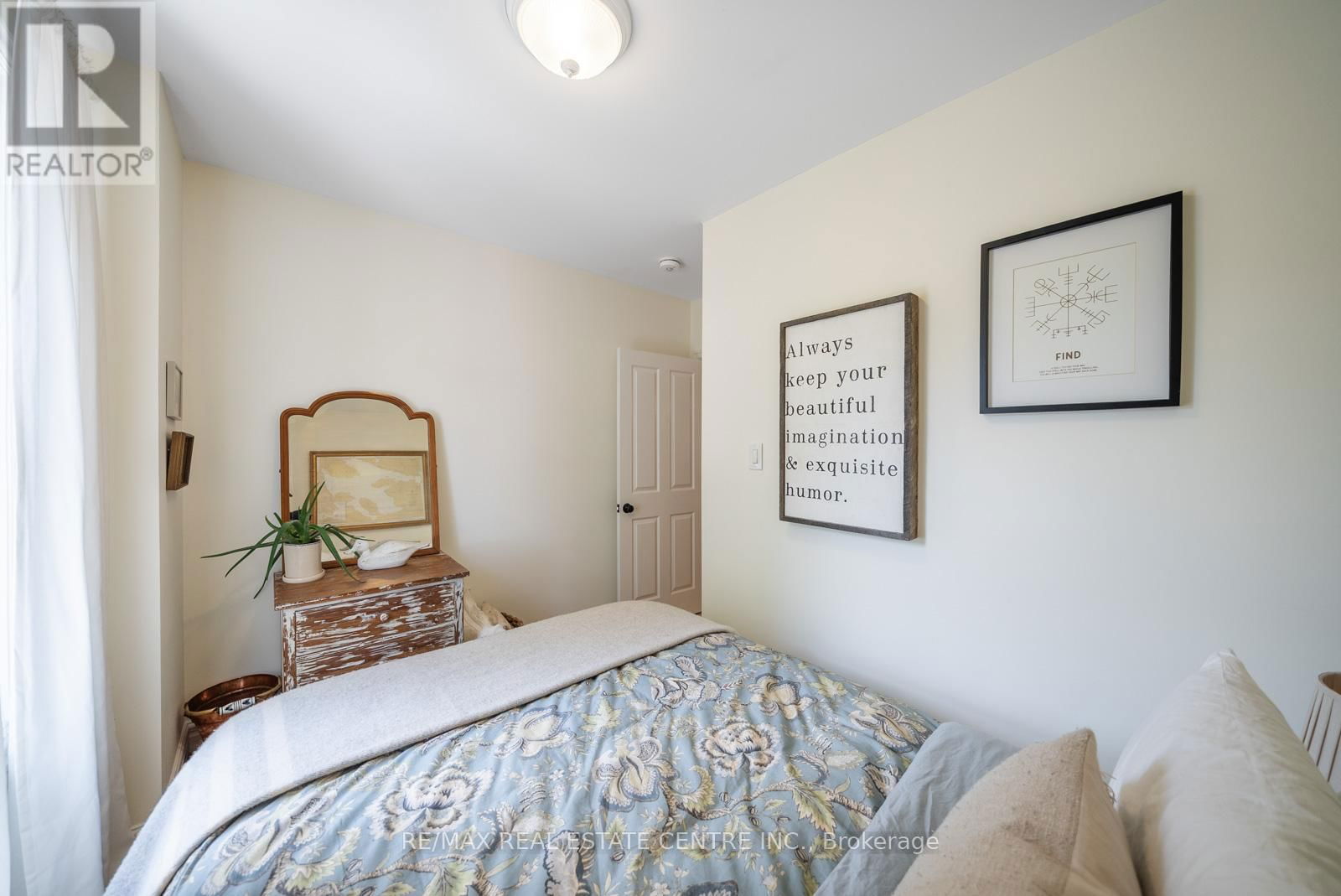 34 ZINA STREET Image 26