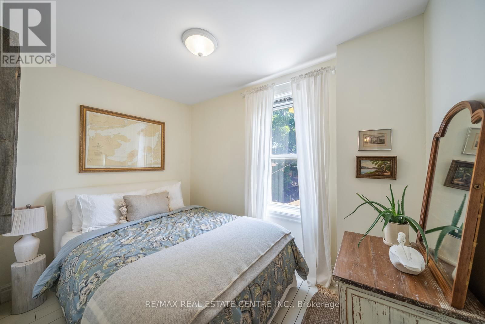 34 ZINA STREET Image 27