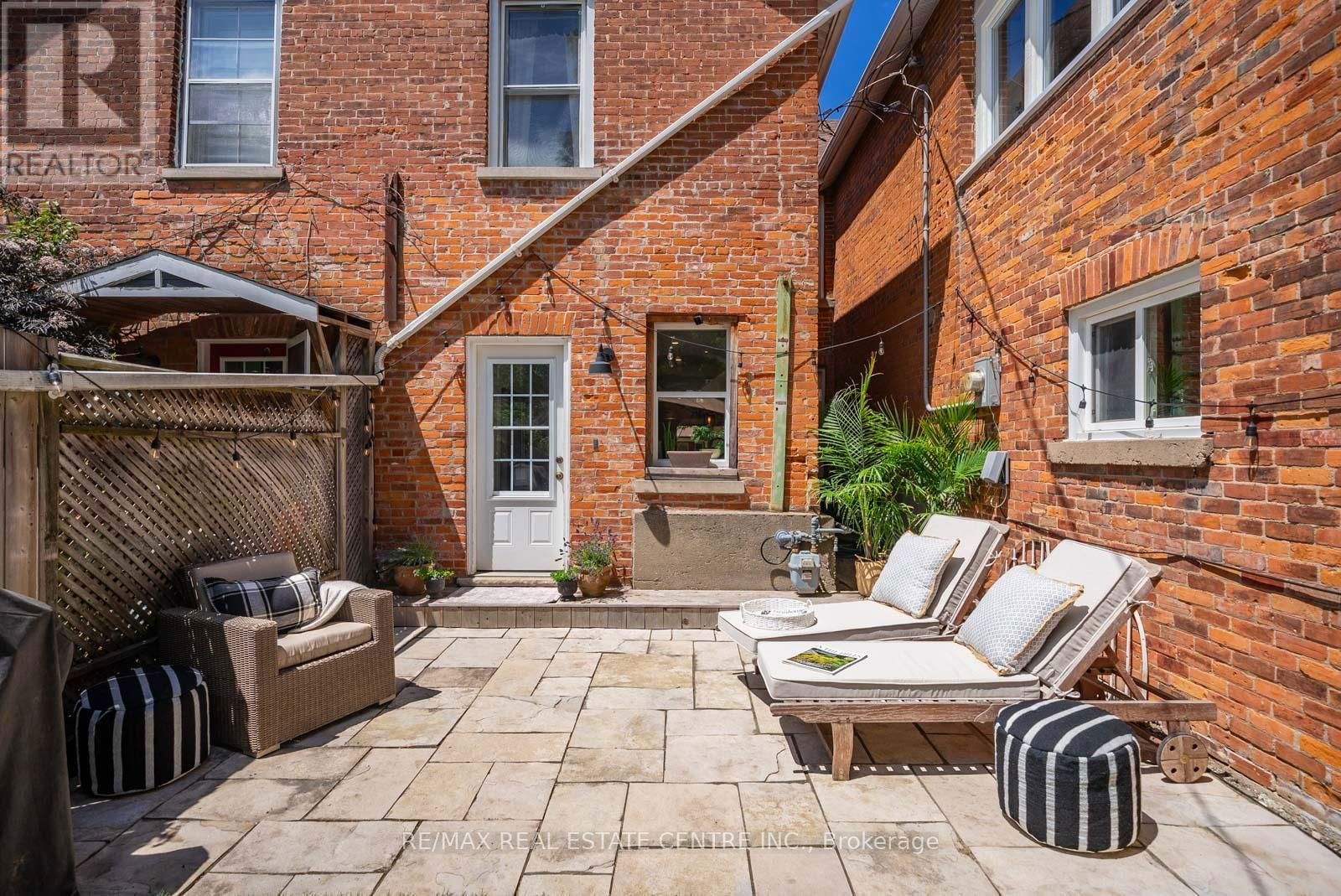 34 ZINA STREET Image 31