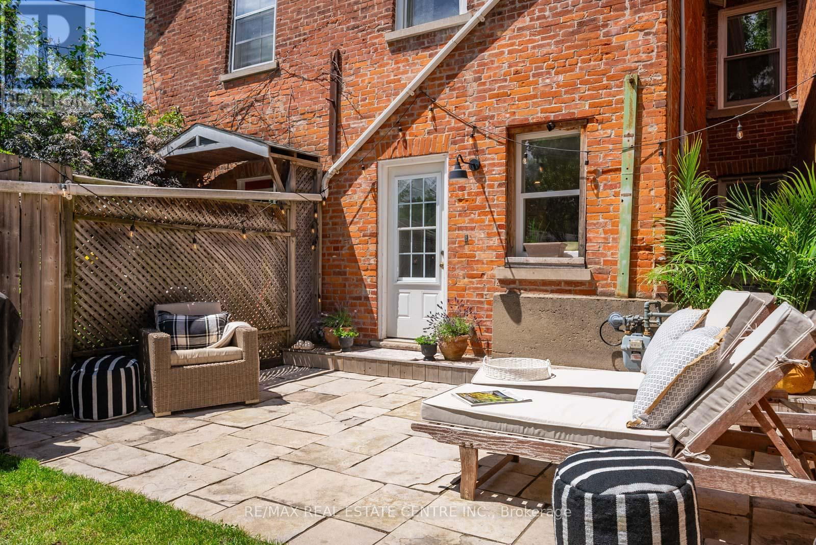 34 ZINA STREET Image 32