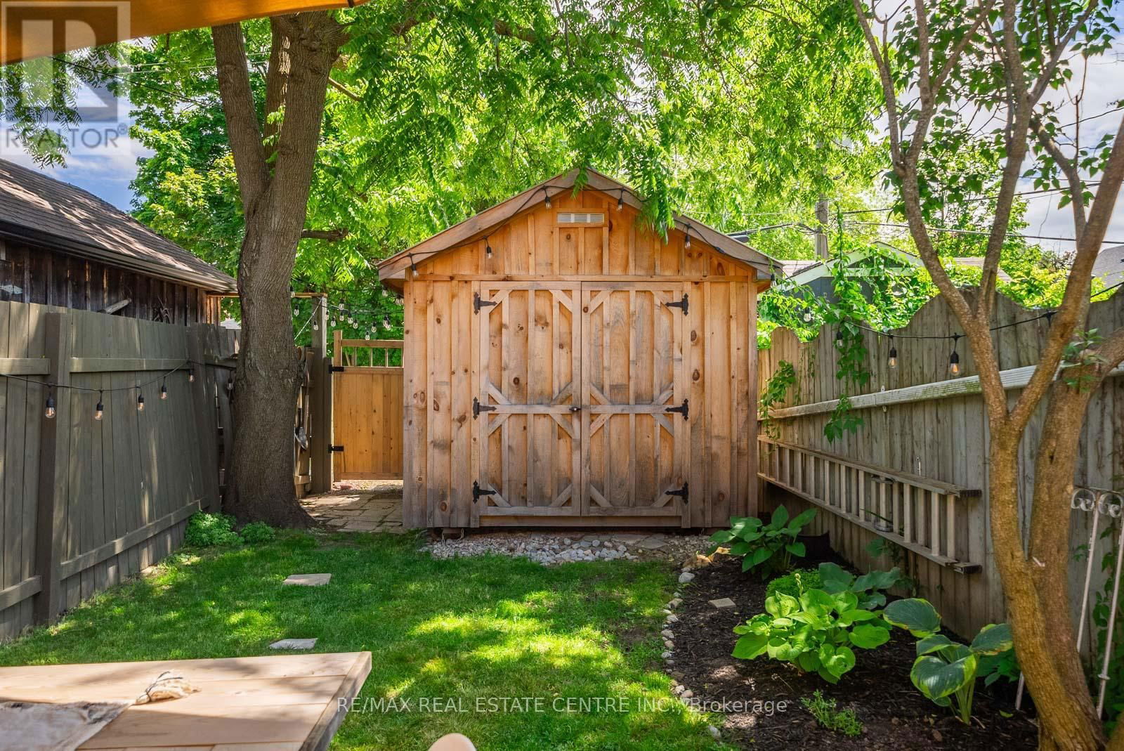 34 ZINA STREET Image 34