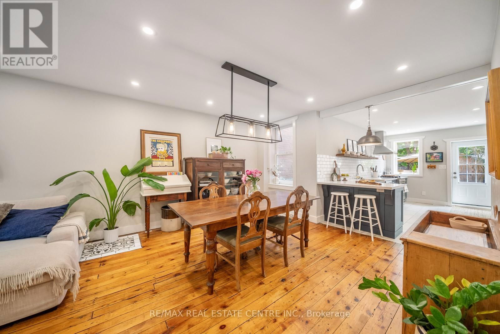 34 ZINA STREET Image 8