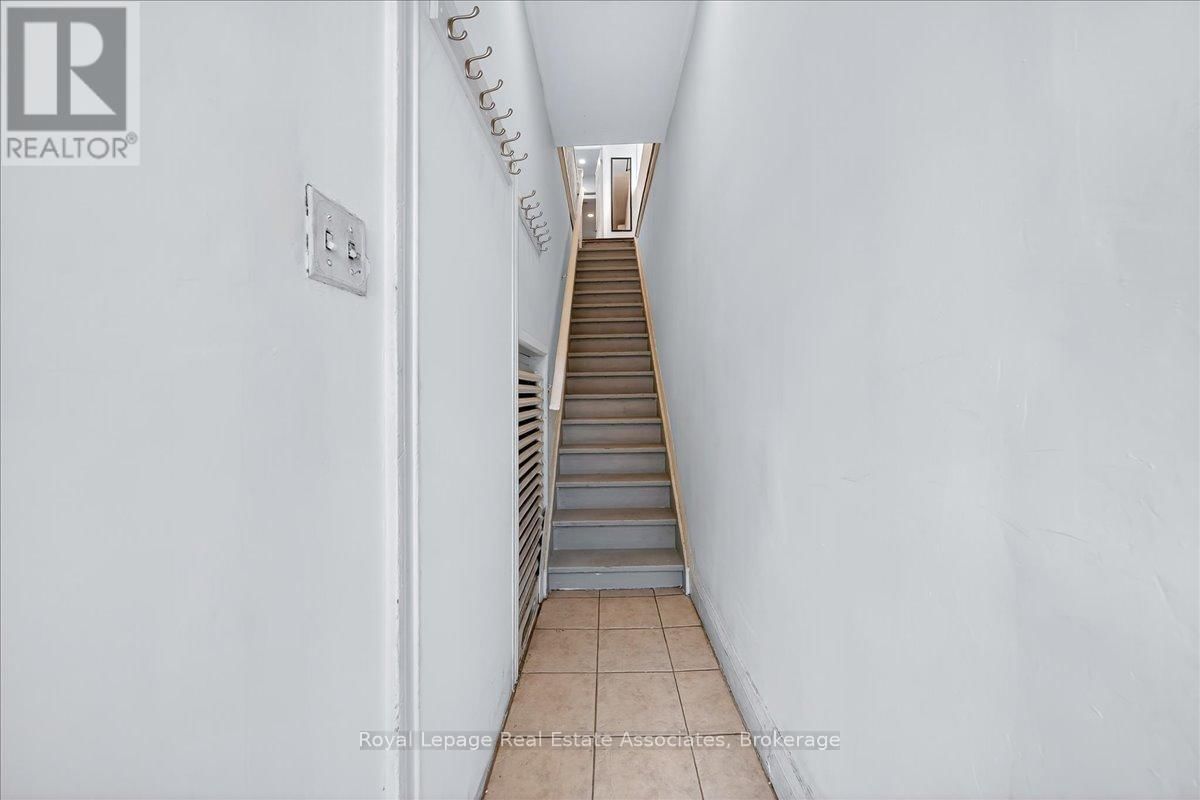 1640 QUEEN STREET WEST Image 13