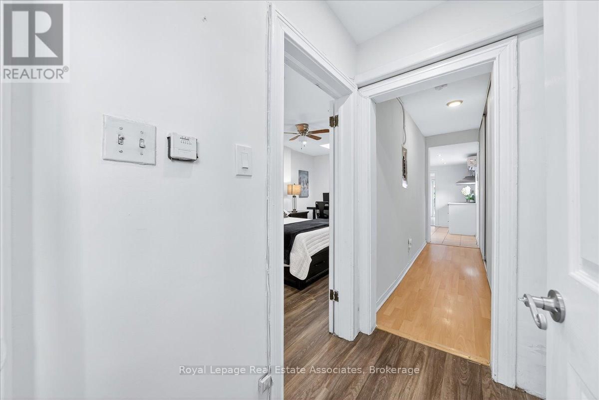 1640 QUEEN STREET WEST Image 15