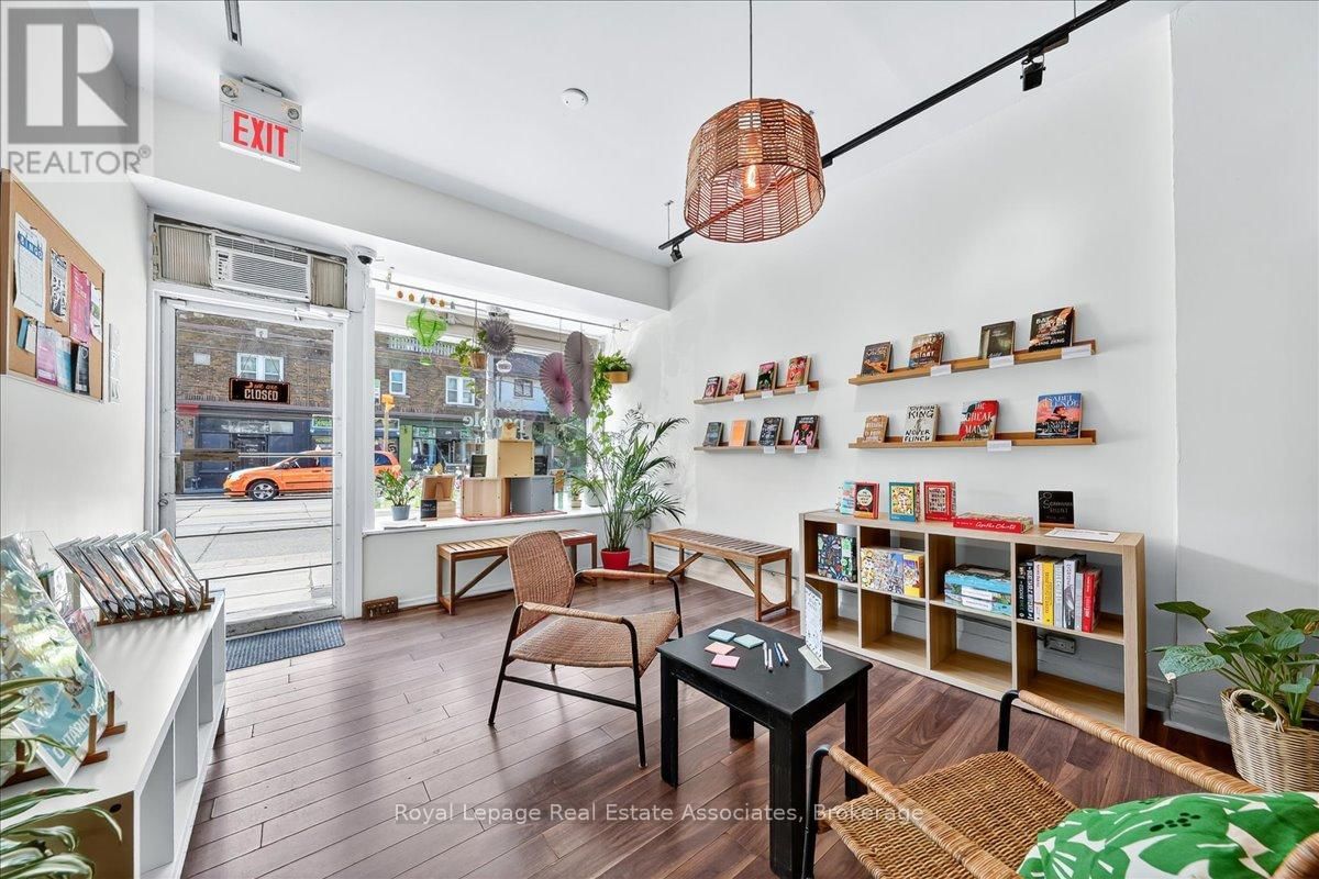 1640 QUEEN STREET WEST Image 4