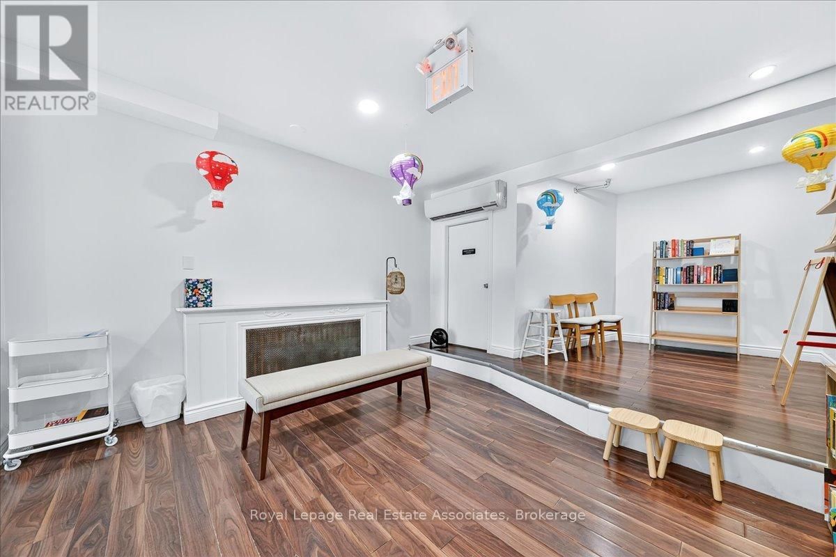 1640 QUEEN STREET WEST Image 9