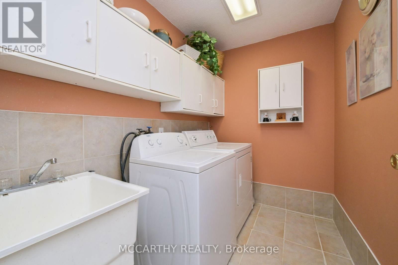 15 ANDREW AVENUE Image 12