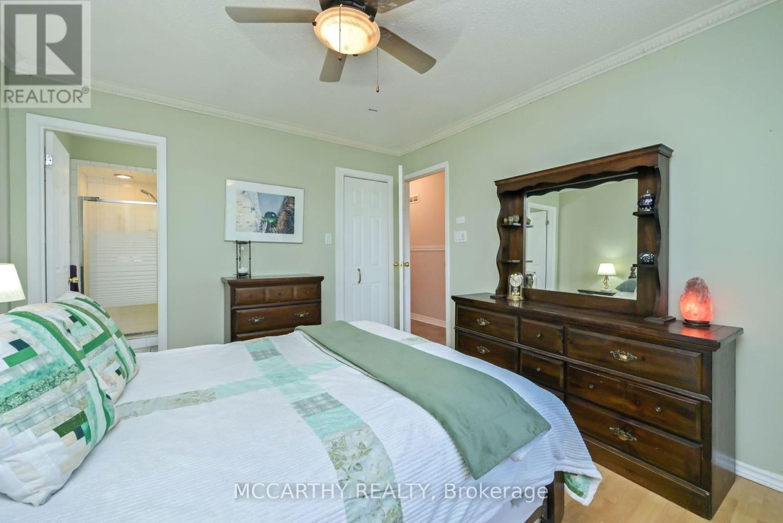 15 ANDREW AVENUE Image 16