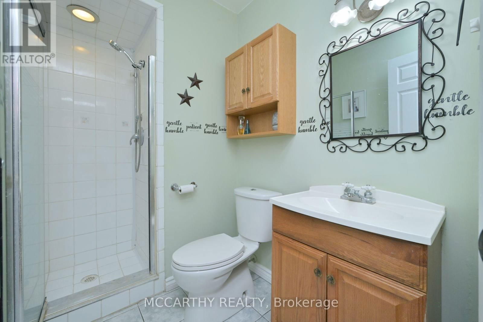 15 ANDREW AVENUE Image 17