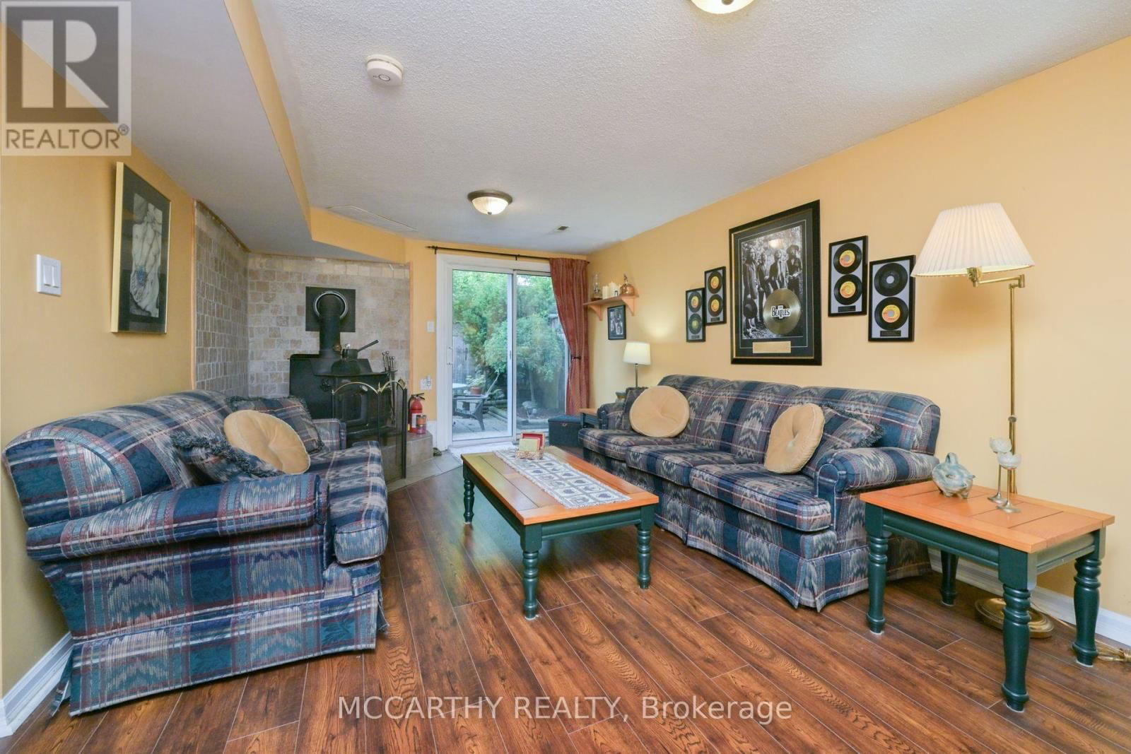 15 ANDREW AVENUE Image 20