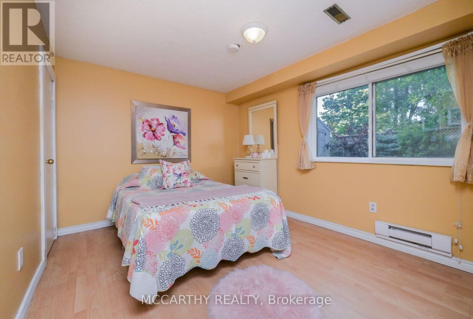 15 ANDREW AVENUE Image 22