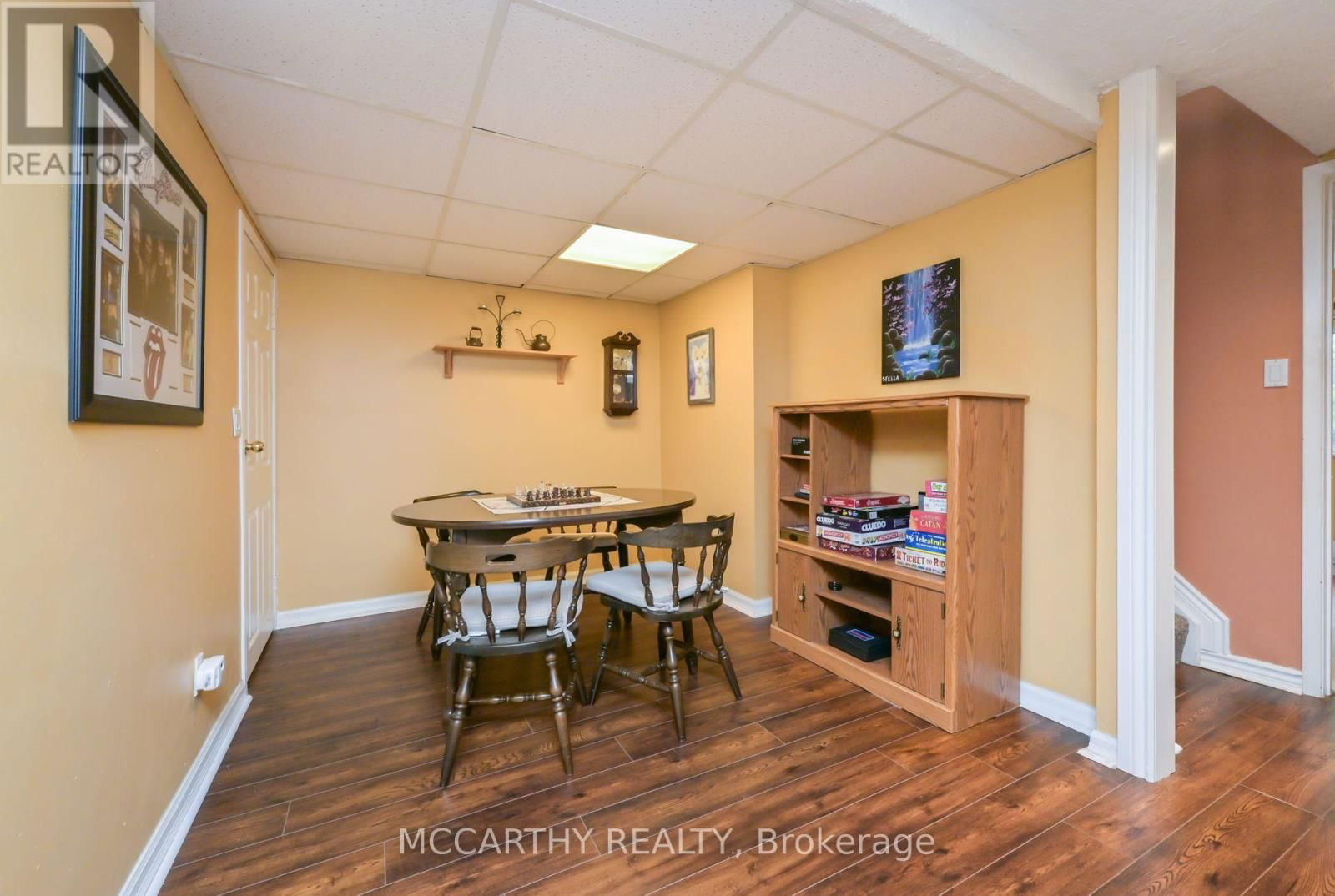 15 ANDREW AVENUE Image 23