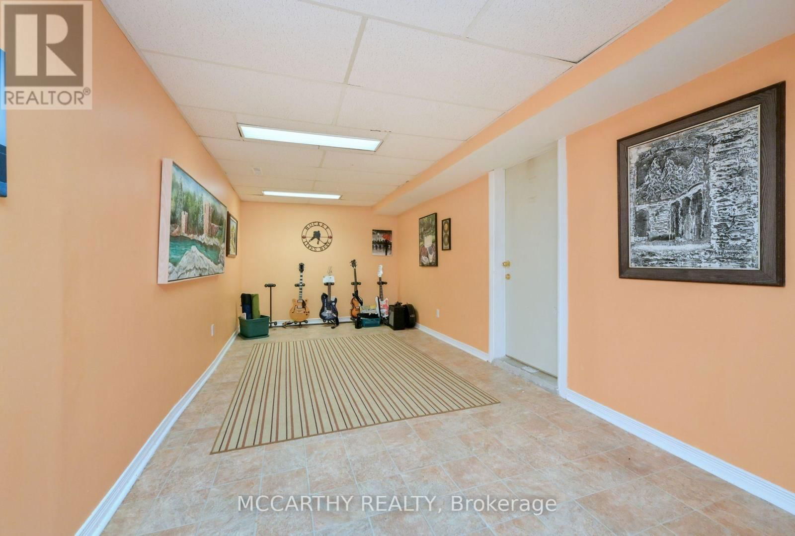 15 ANDREW AVENUE Image 26