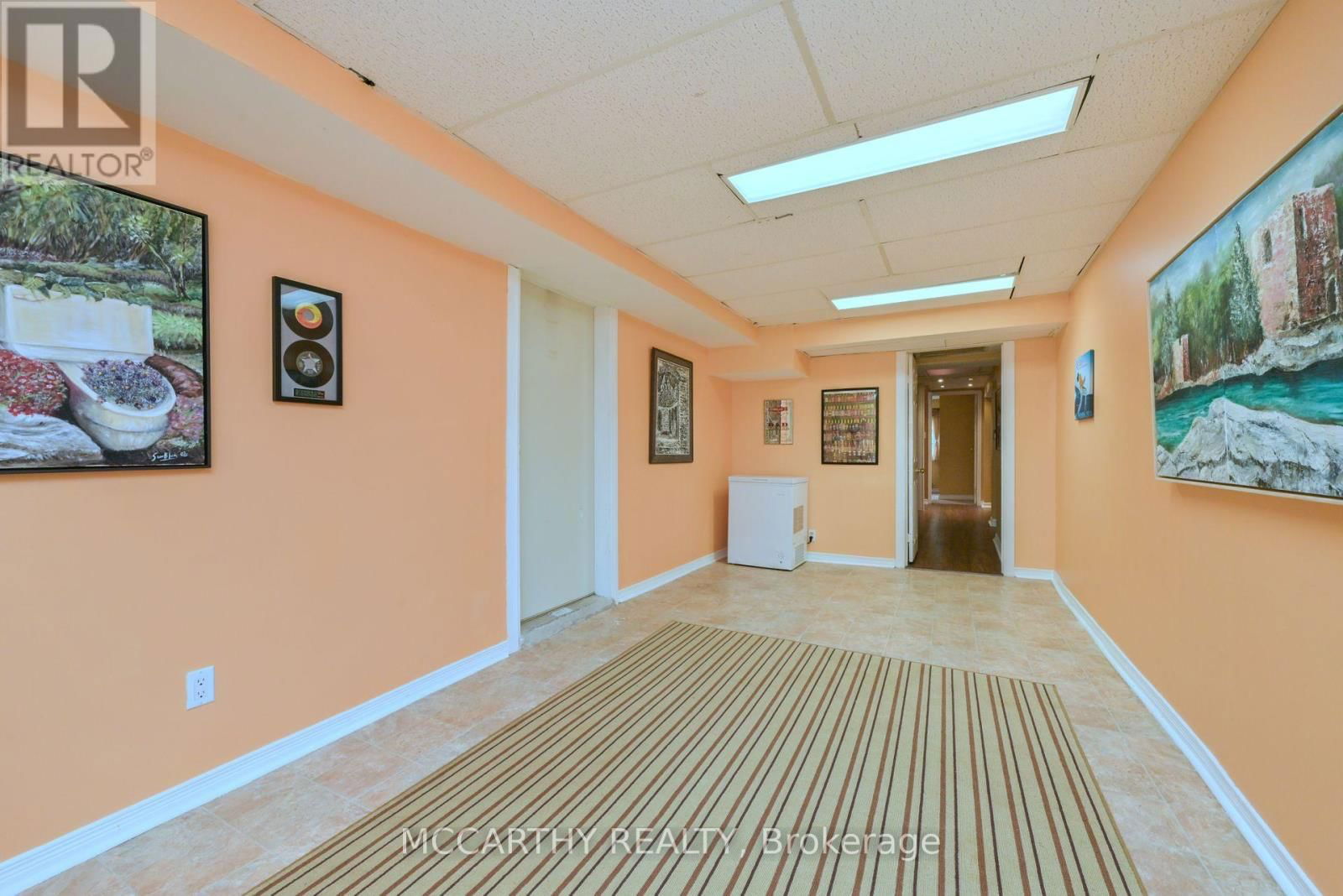 15 ANDREW AVENUE Image 27