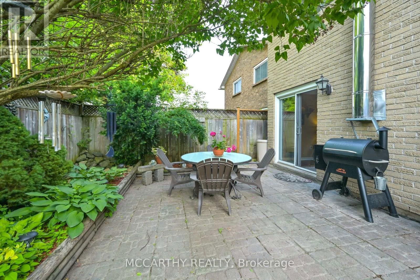 15 ANDREW AVENUE Image 28
