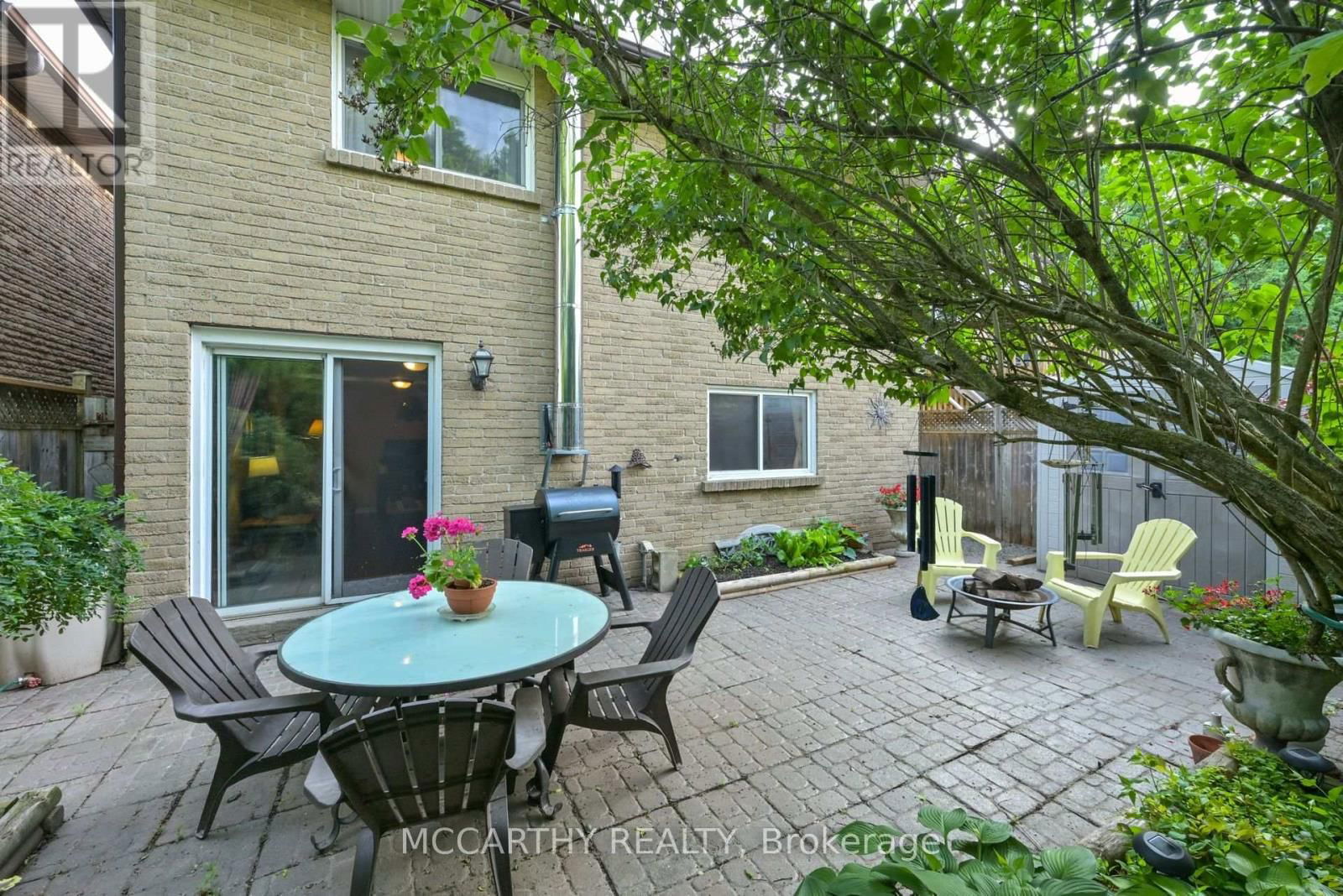 15 ANDREW AVENUE Image 29