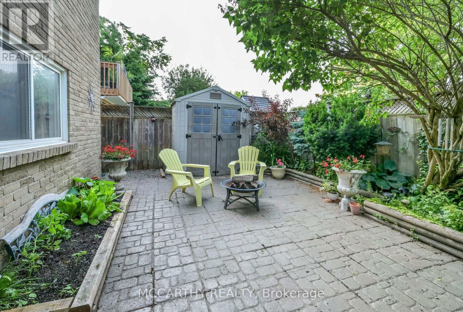 15 ANDREW AVENUE Image 30