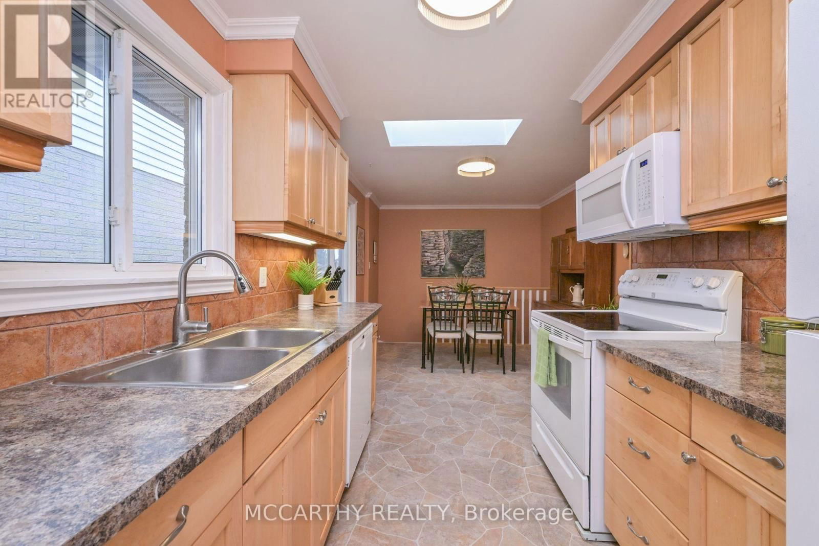 15 ANDREW AVENUE Image 5