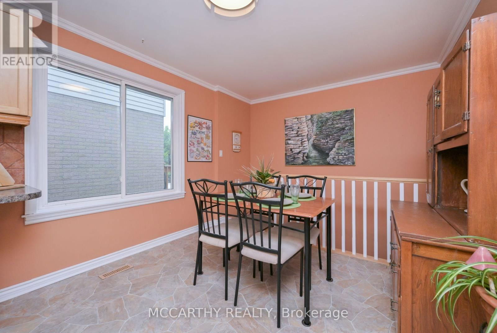 15 ANDREW AVENUE Image 9