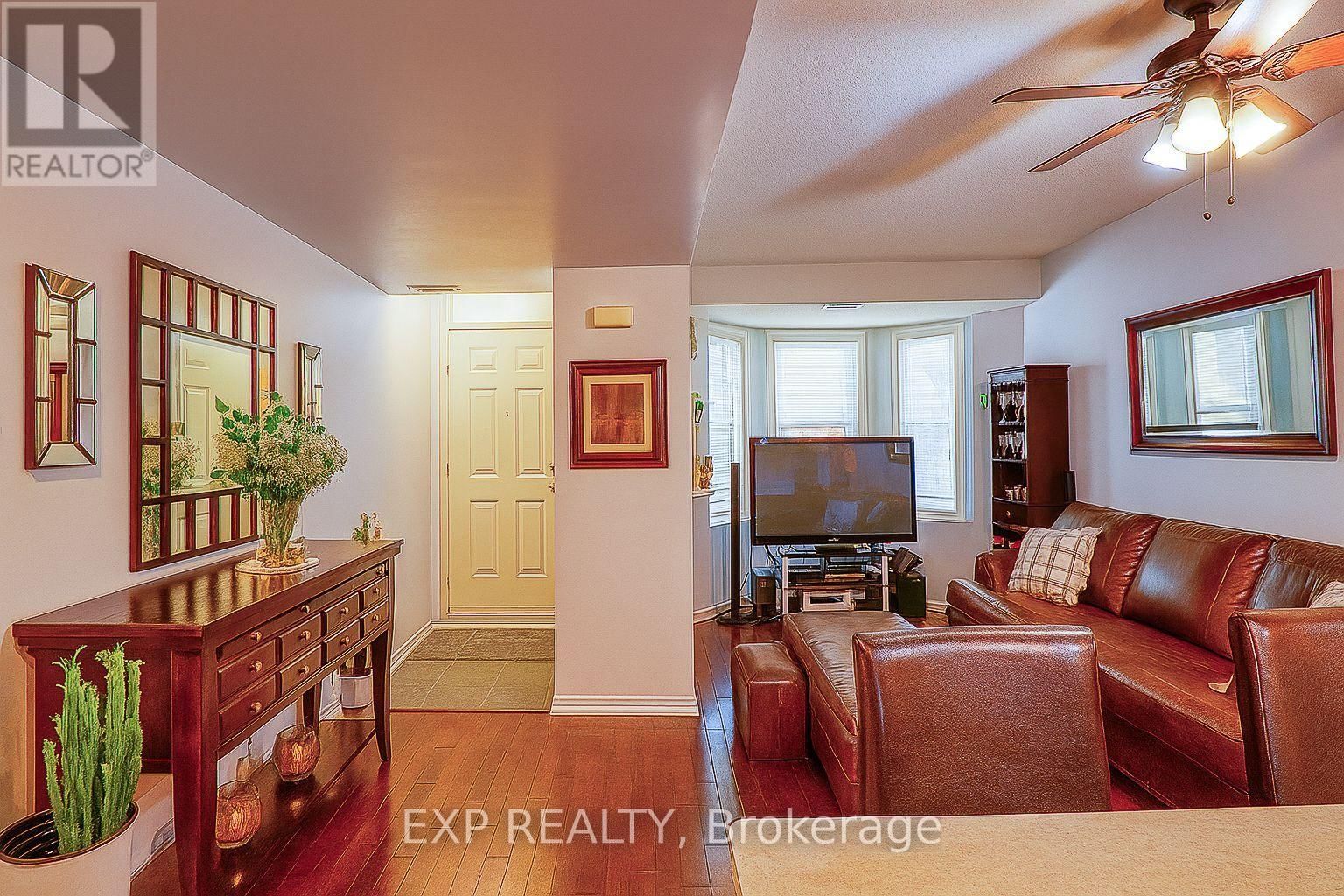 132 - 760 LAWRENCE AVENUE WEST Image 6