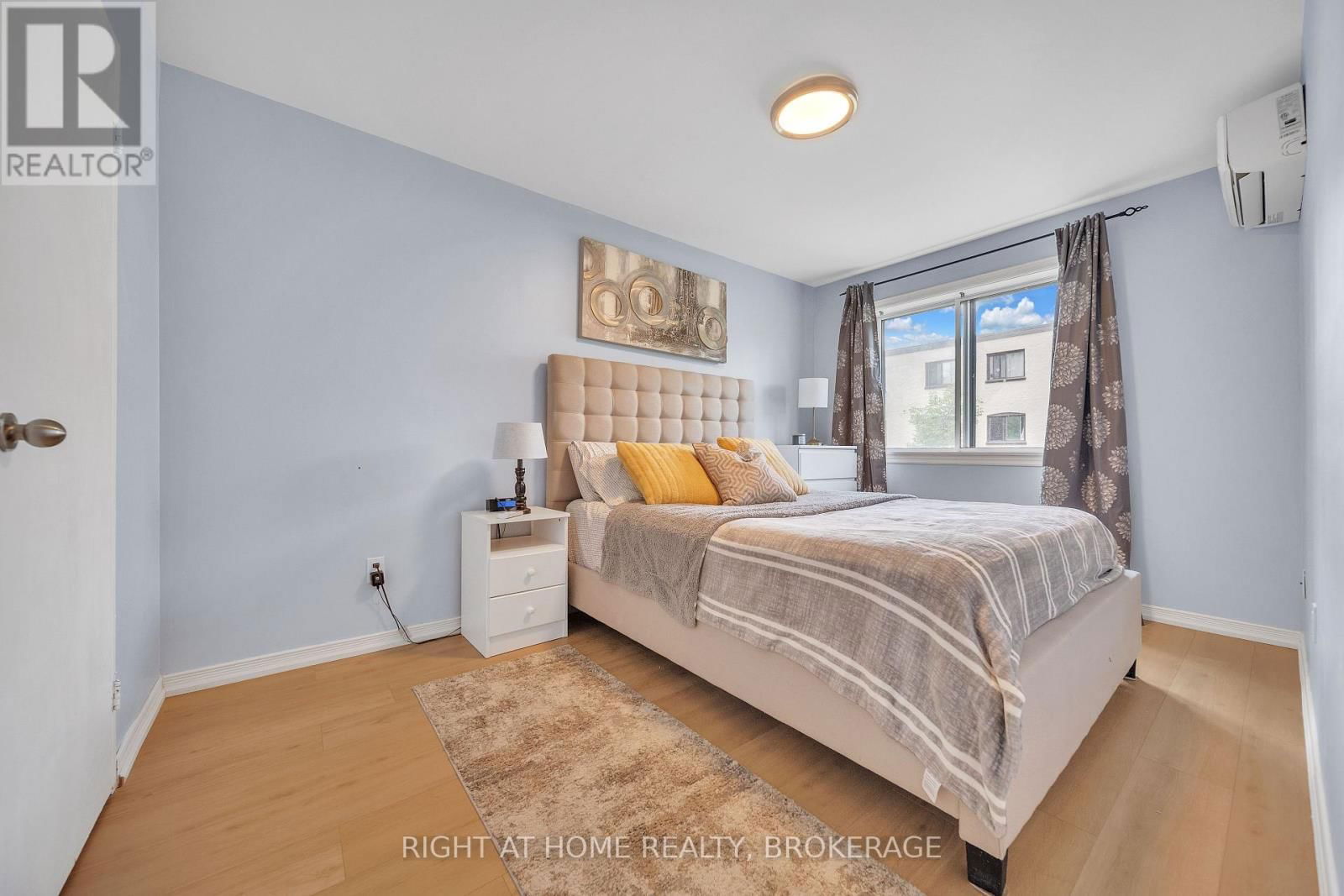 132 - 1058 FALGARWOOD DRIVE Image 15