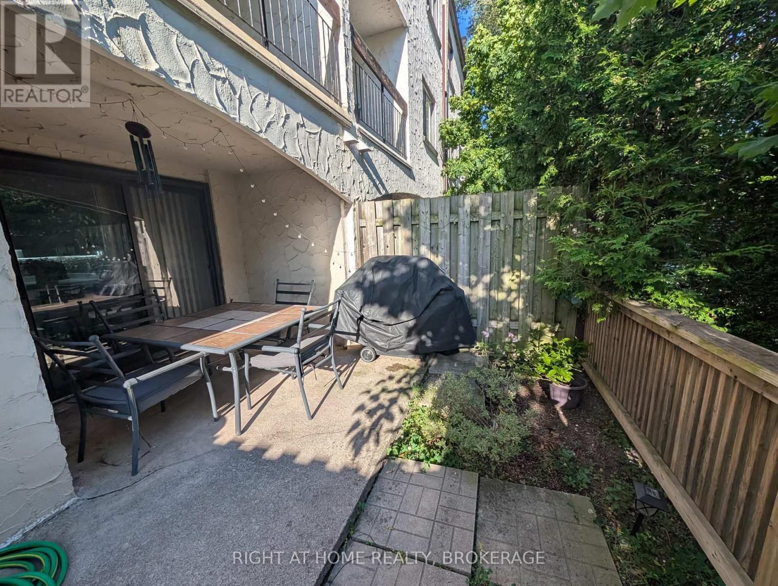 132 - 1058 FALGARWOOD DRIVE Image 26