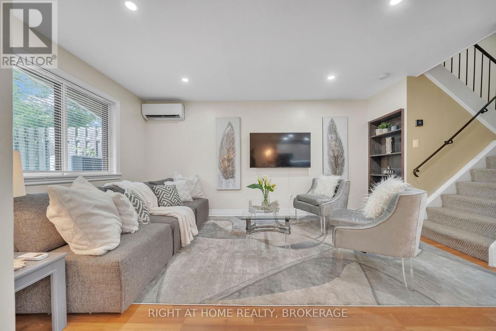 132 - 1058 FALGARWOOD DRIVE Image 7
