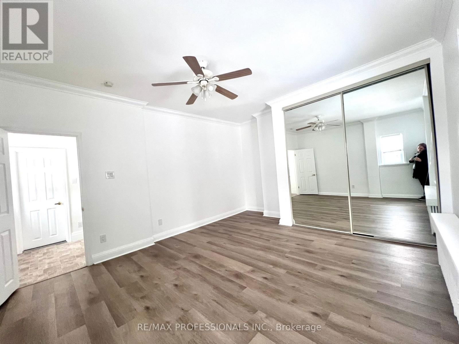 MAIN - 54 NORSMAN STREET Image 13