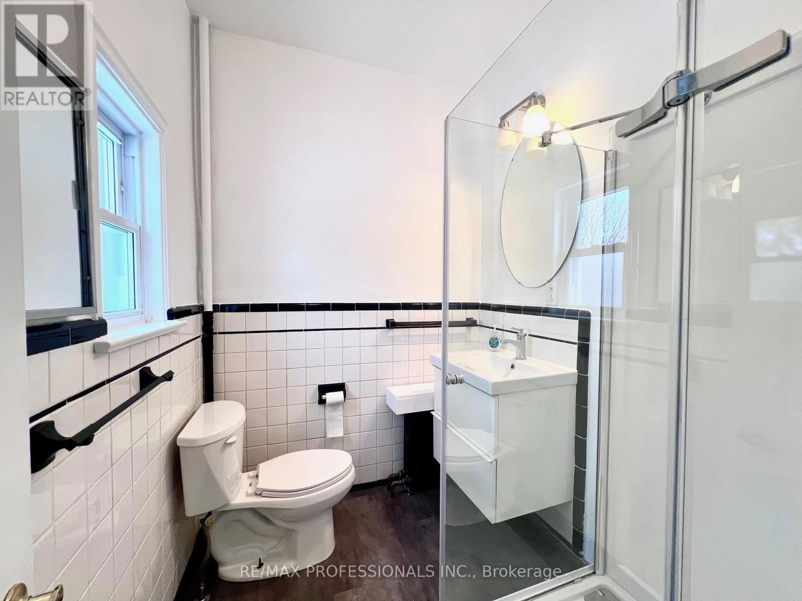 MAIN - 54 NORSMAN STREET Image 15