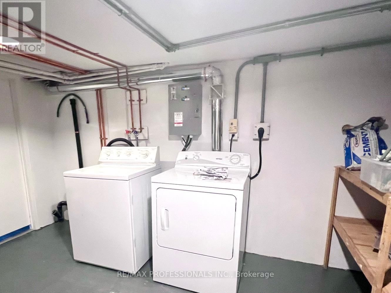 MAIN - 54 NORSMAN STREET Image 16