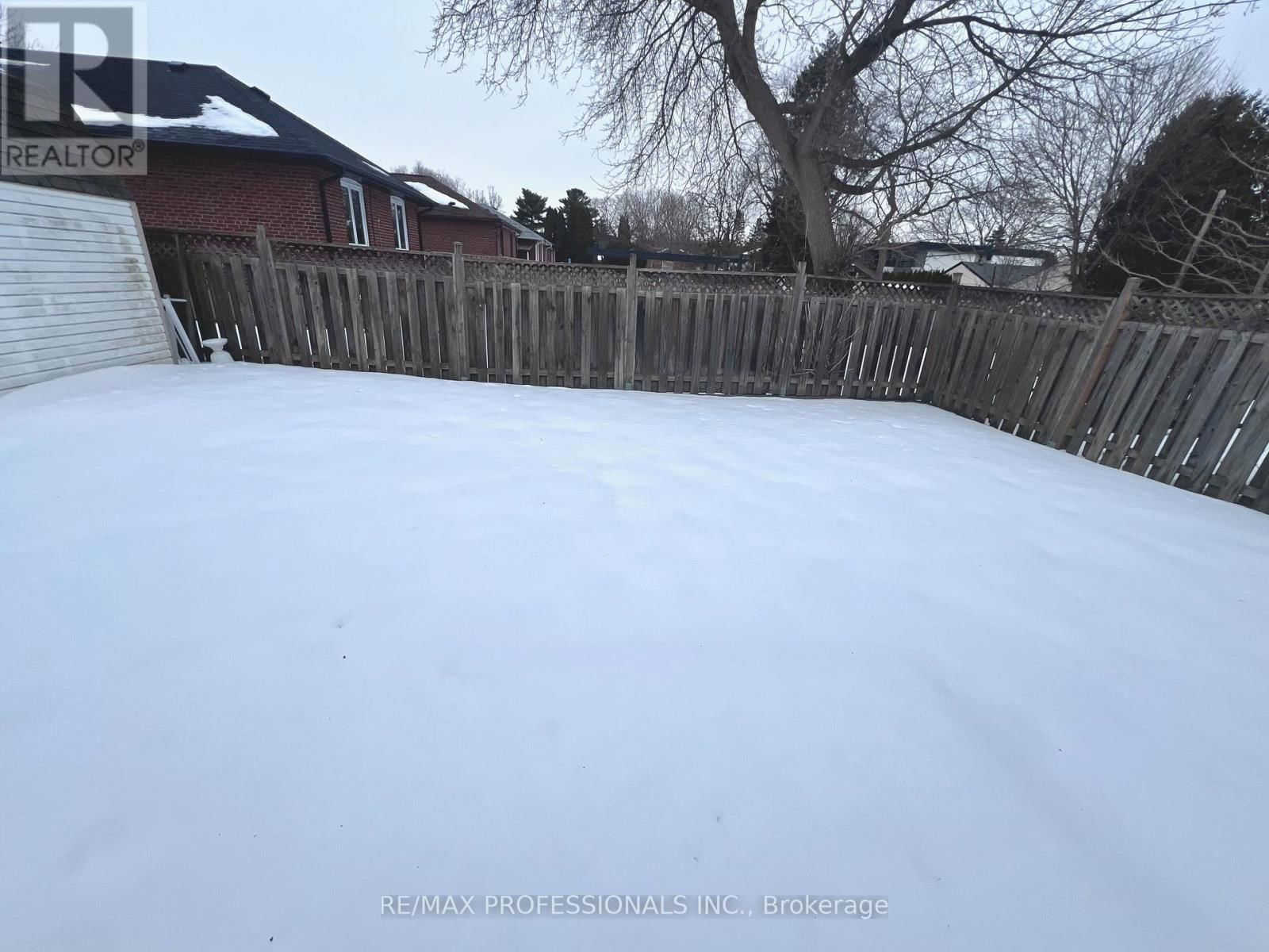 MAIN - 54 NORSMAN STREET Image 17