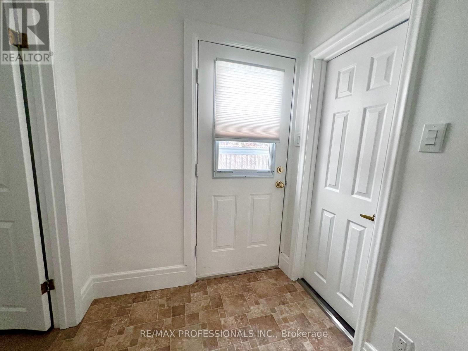 MAIN - 54 NORSMAN STREET Image 2