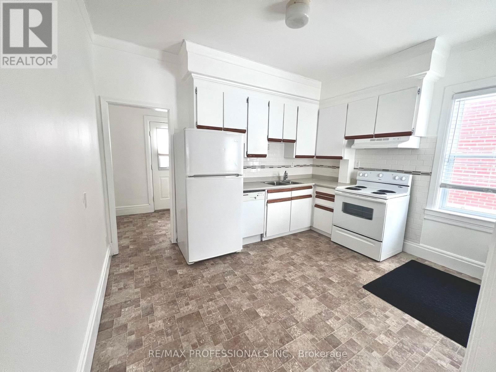 MAIN - 54 NORSMAN STREET Image 5