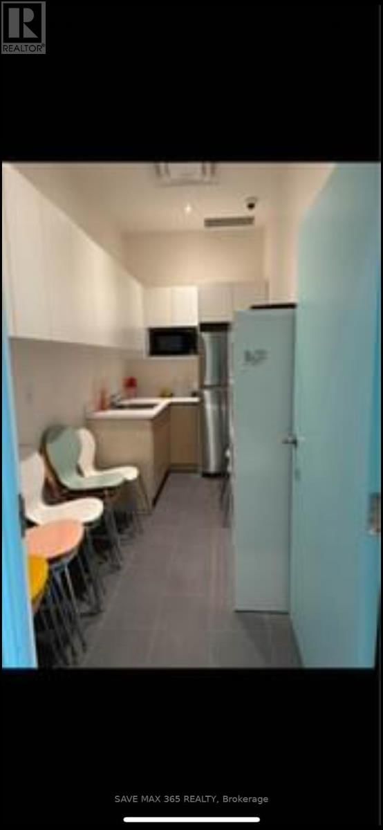 5 - 2275 BRITANNIA ROAD Image 7