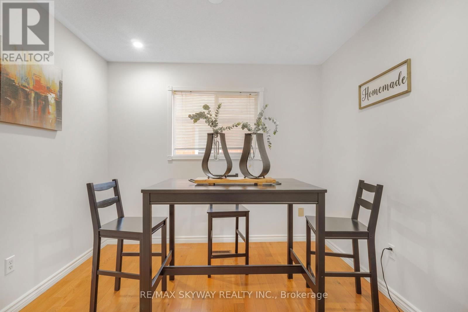 164 ROYAL VALLEY DRIVE Image 12