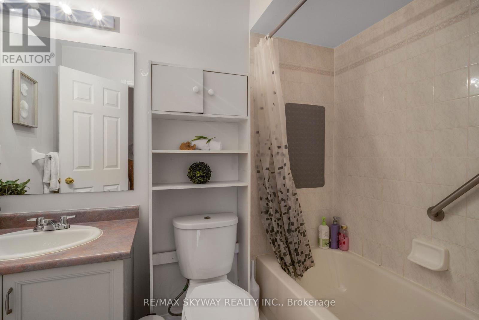 164 ROYAL VALLEY DRIVE Image 15