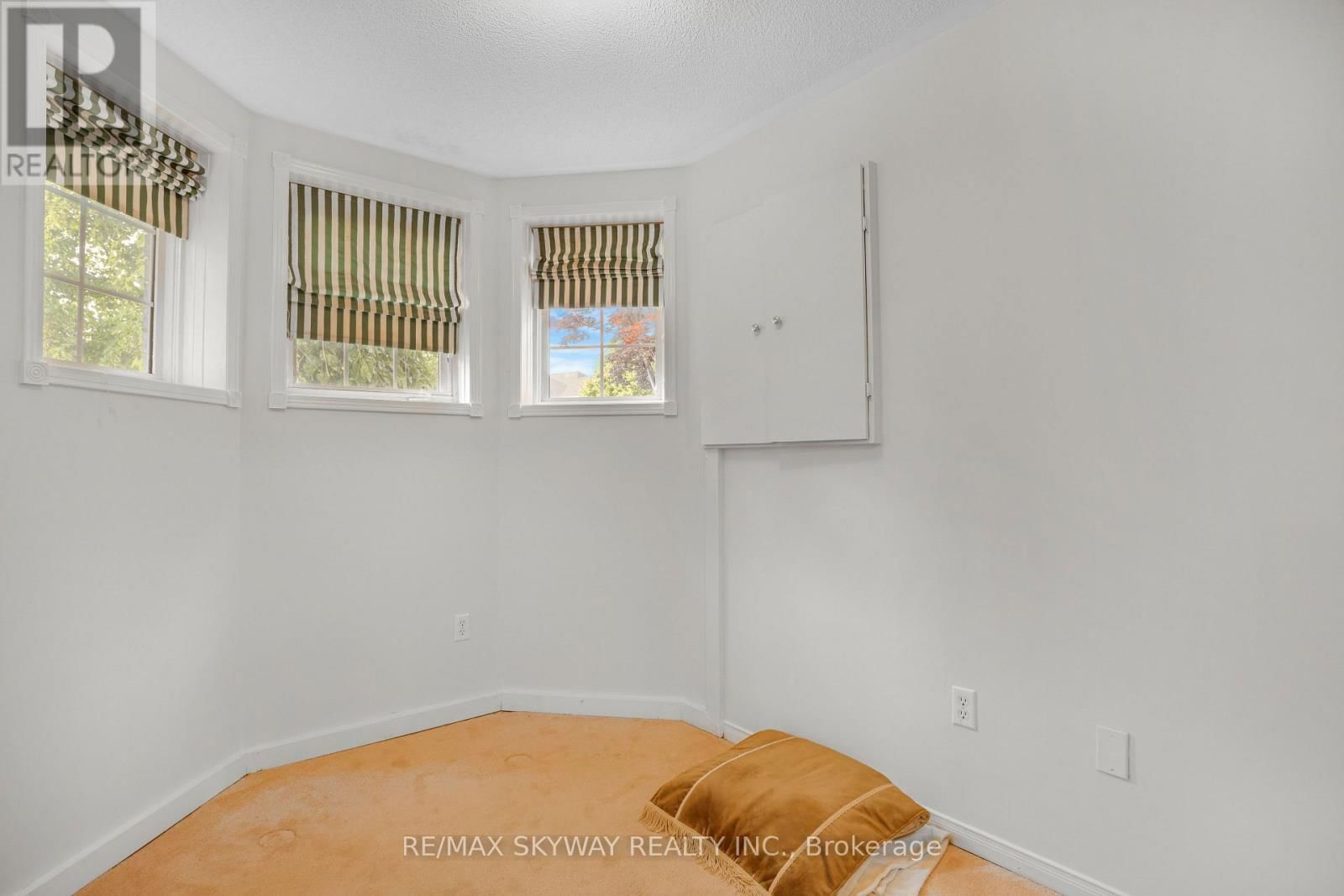 164 ROYAL VALLEY DRIVE Image 22