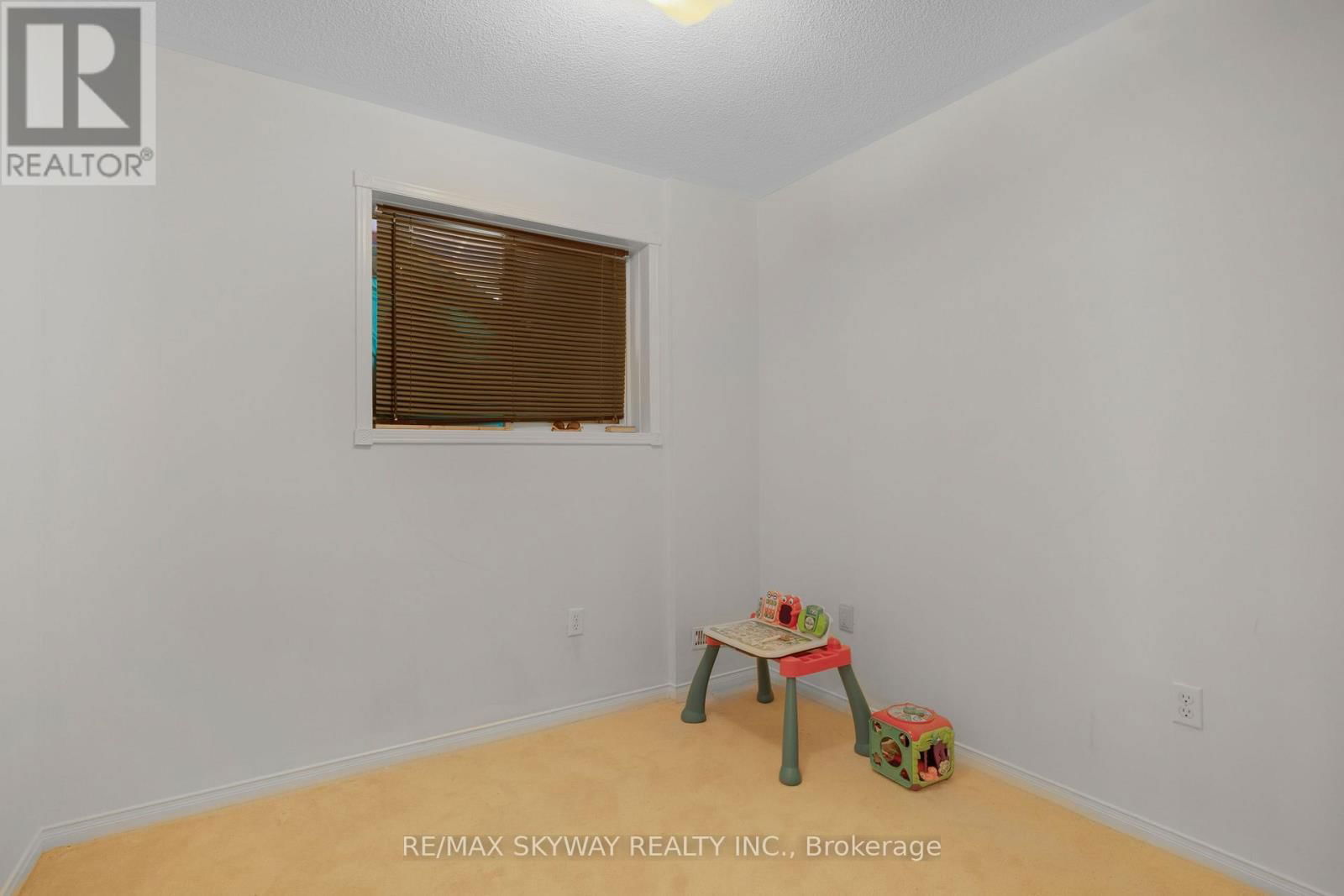 164 ROYAL VALLEY DRIVE Image 26