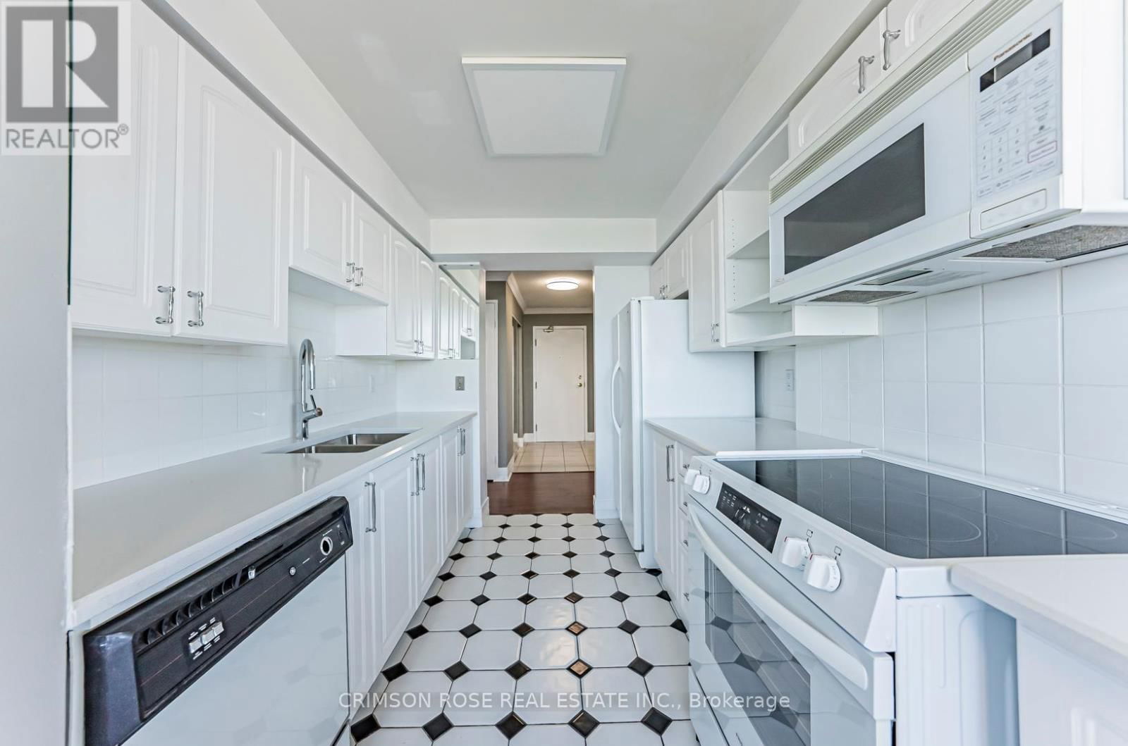 1609 - 400 WEBB DRIVE Image 8