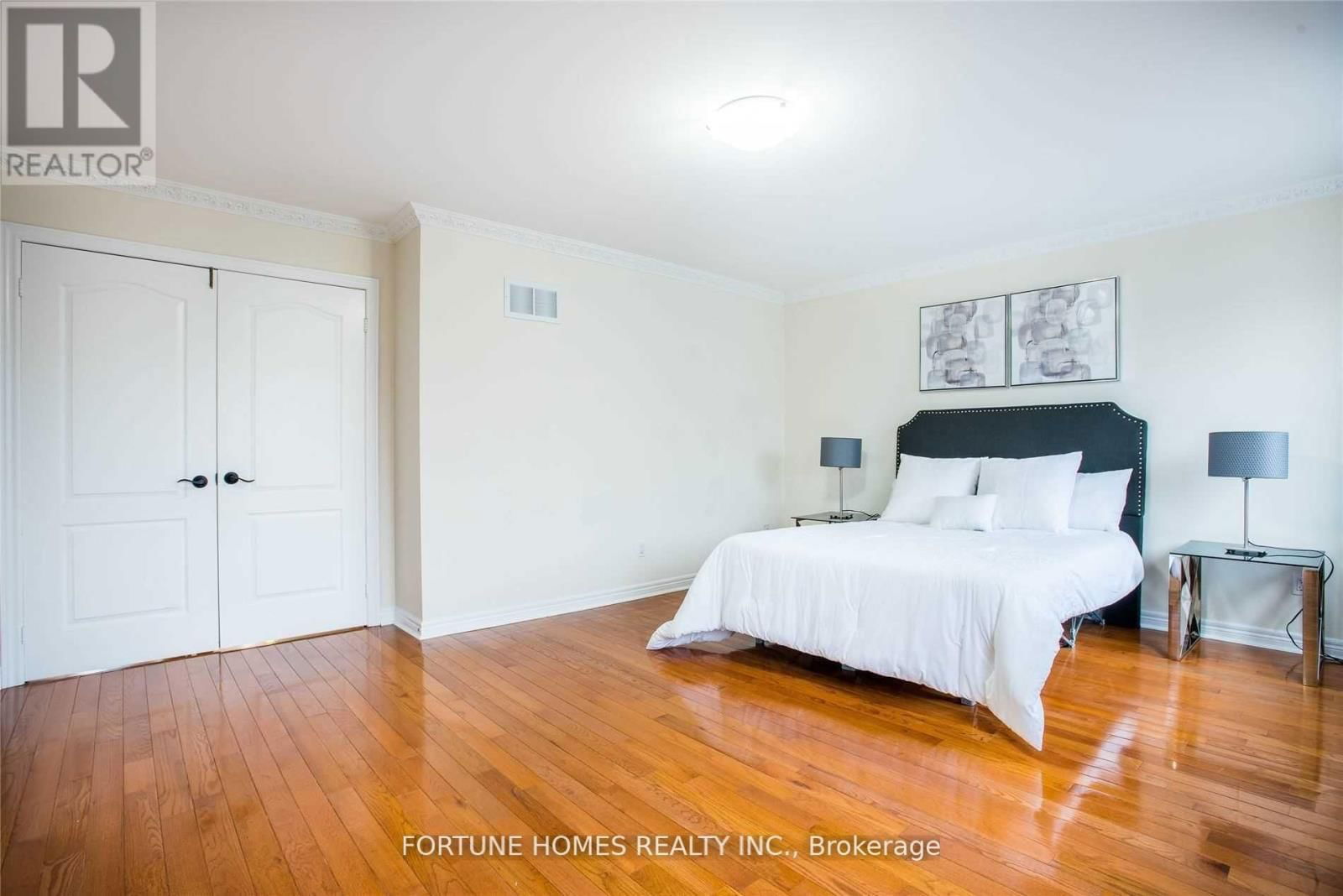 14 RAVENSCLIFFE COURT Image 10