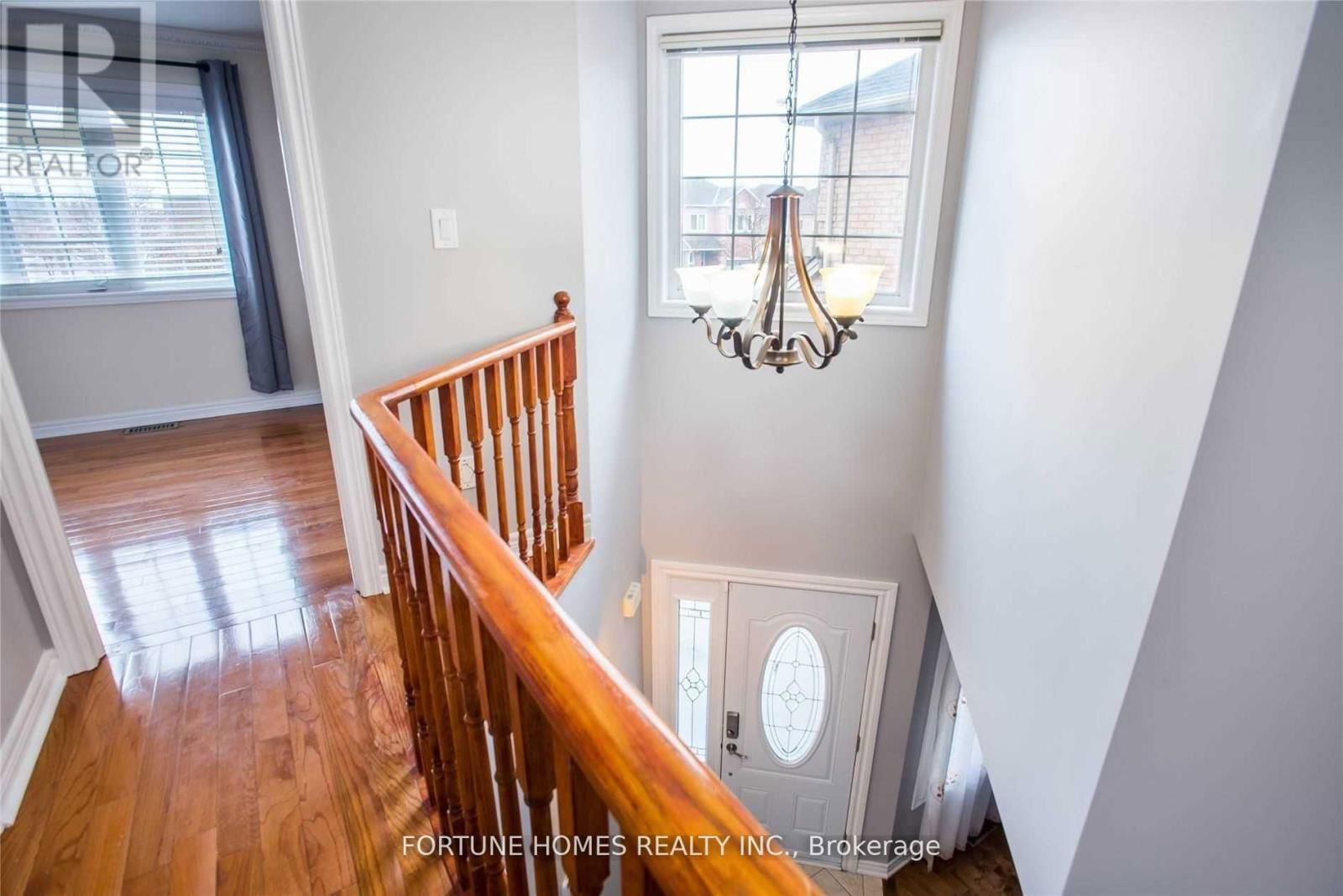 14 RAVENSCLIFFE COURT Image 8