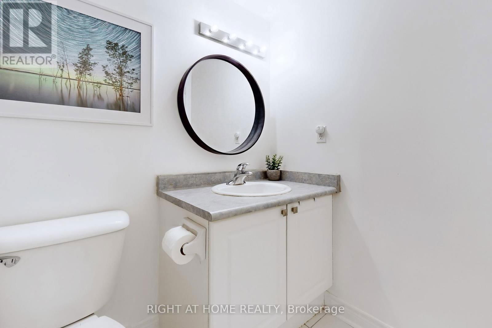 6 GROGAN MEWS Image 15