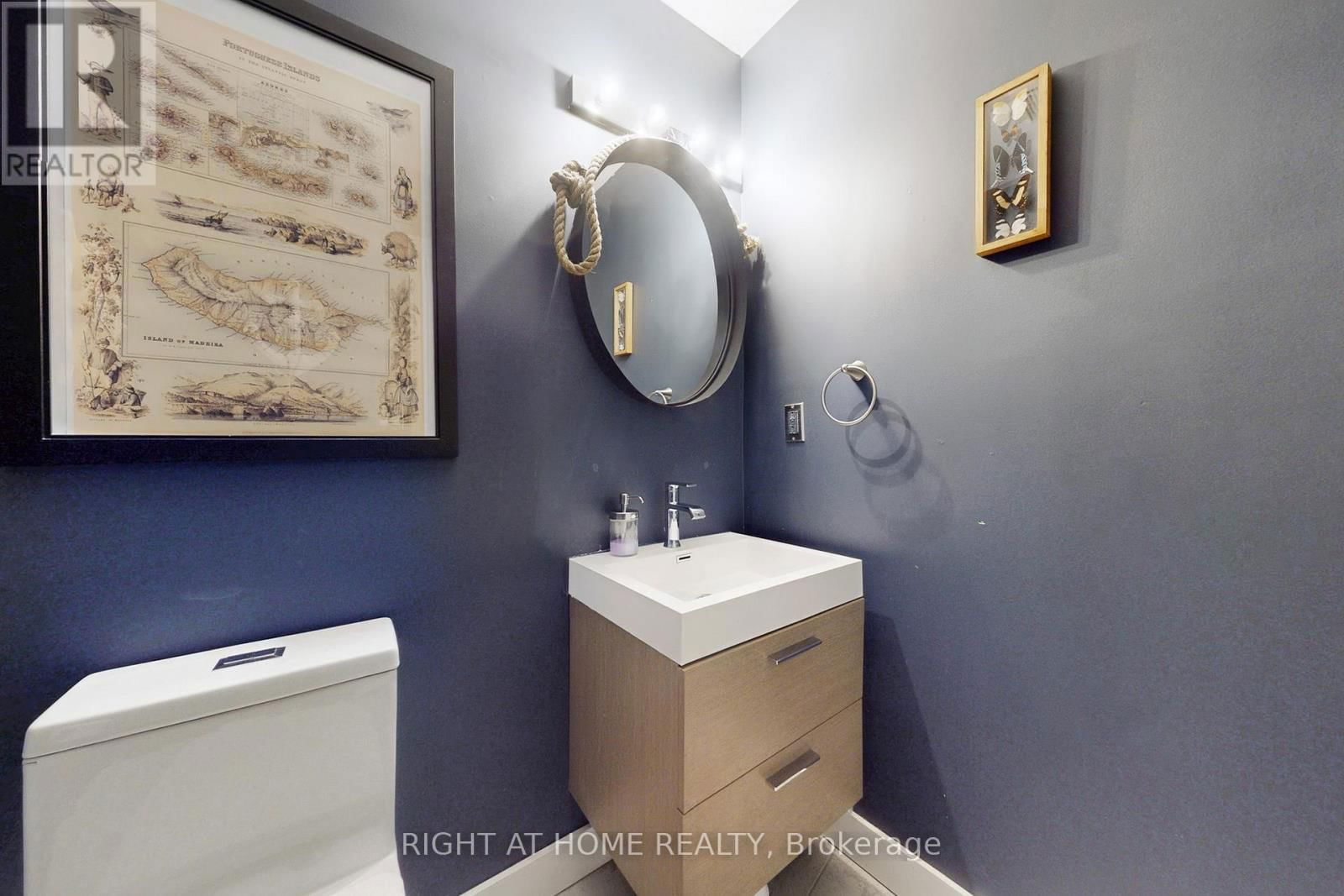 6 GROGAN MEWS Image 9