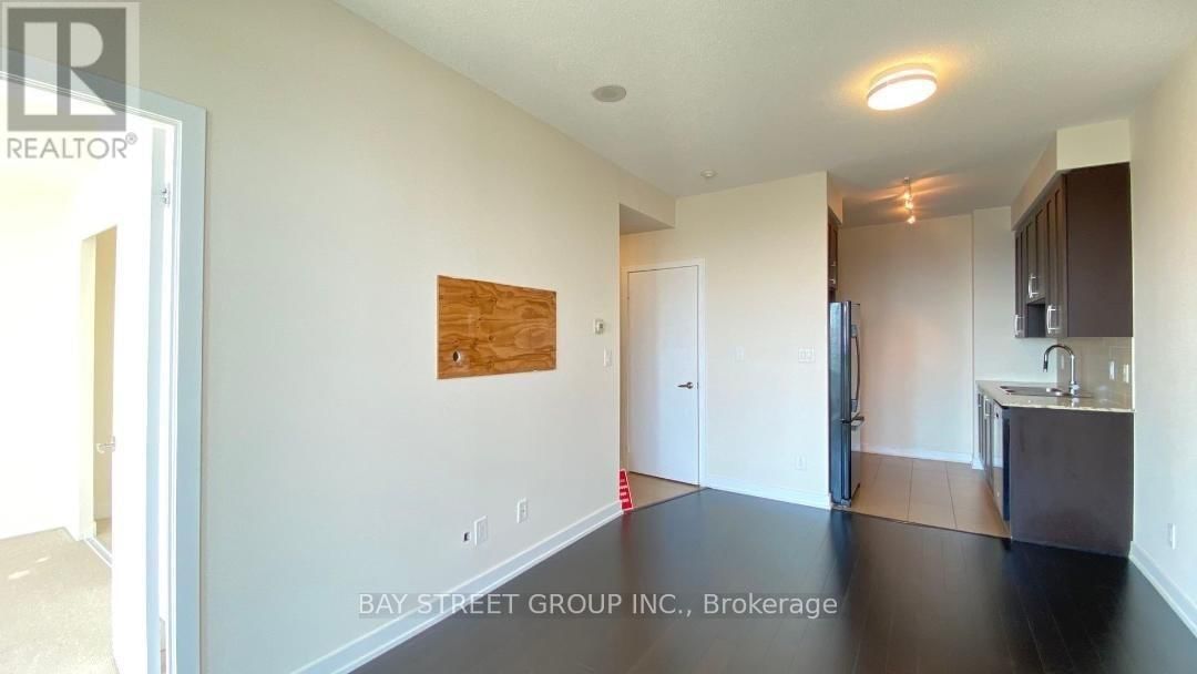 4106 - 4070 CONFEDERATION PARKWAY Image 22