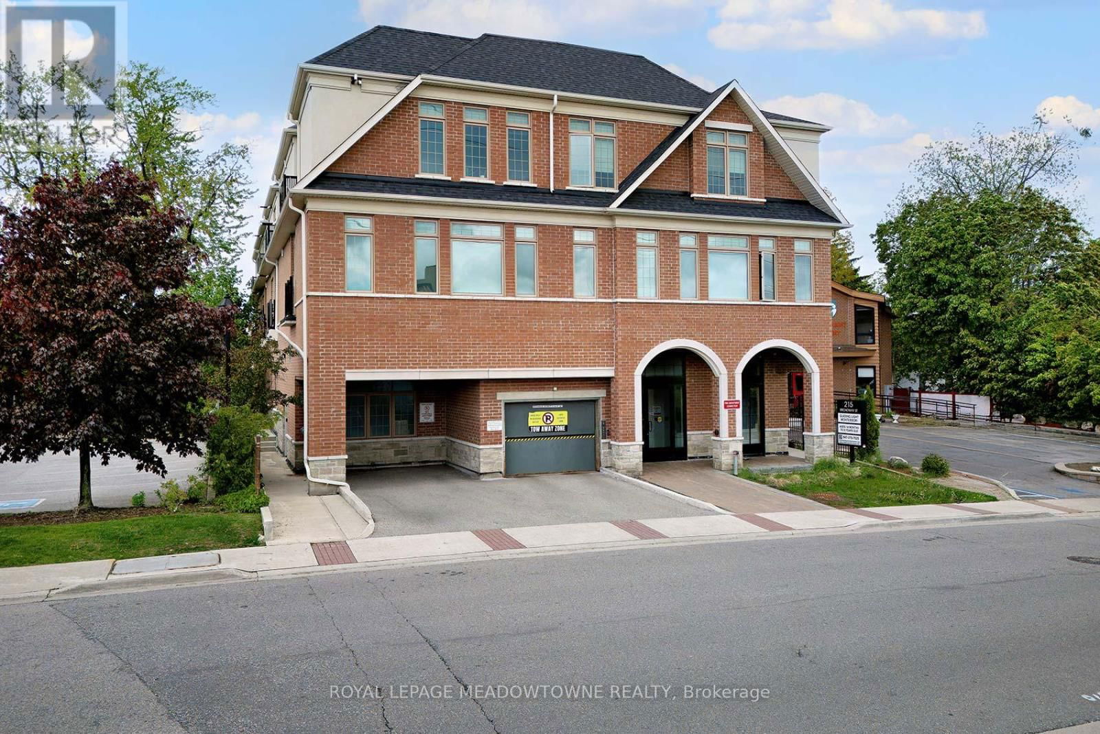207 - 215 BROADWAY STREET Image 18