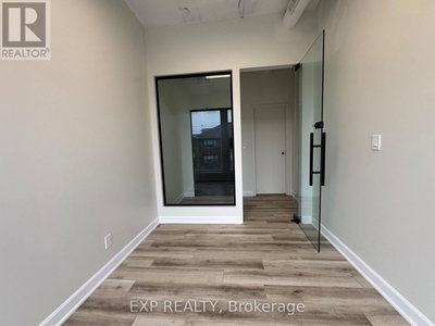 Image #1 of Commercial for Sale at Lakeshore, Mississauga , Ontario