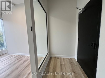 Image #1 of Commercial for Sale at Lakeshore, Mississauga , Ontario