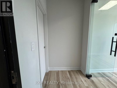 Image #1 of Commercial for Sale at Lakeshore, Mississauga , Ontario